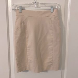 H&M pencil skirt color cream size 4